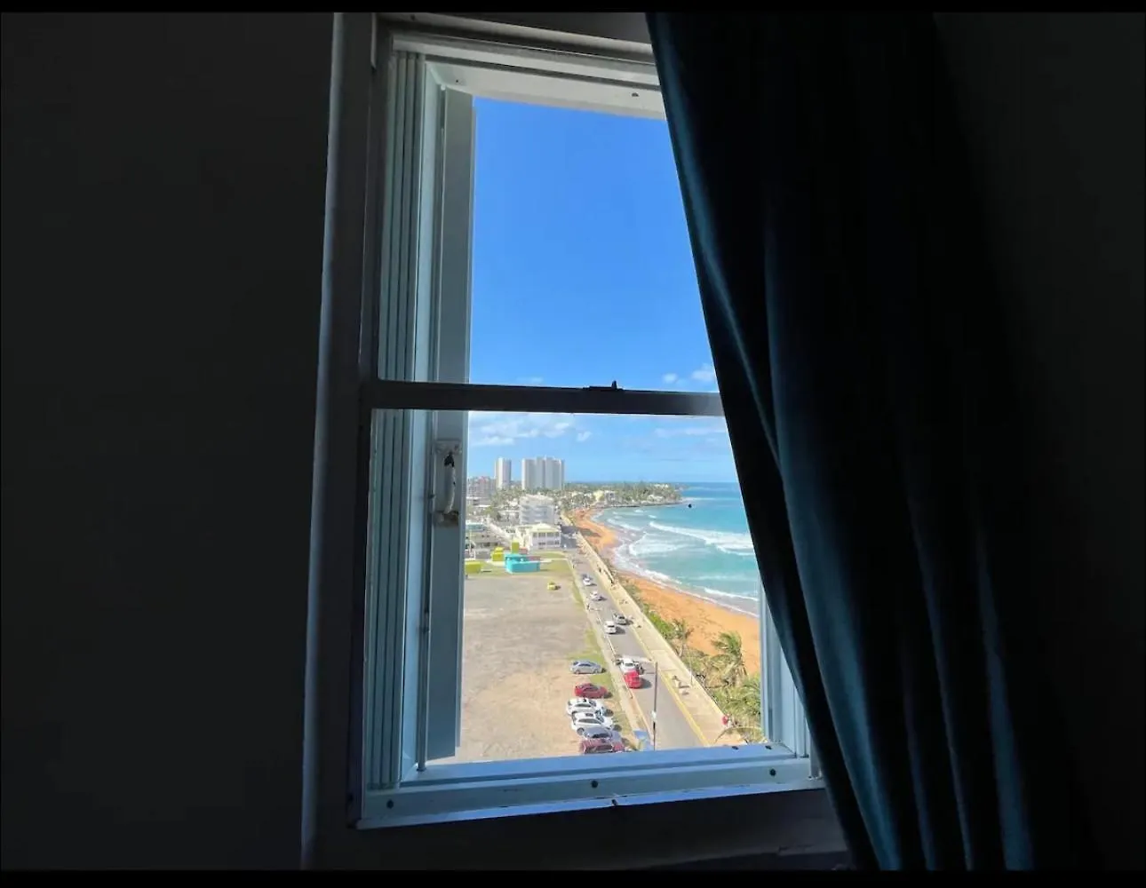 Oceanfront In Luquillo 아파트